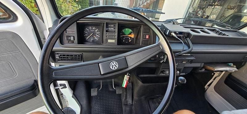 Usado VW Multivan 69 HP (50 kW) 1986 Branco Monovolume