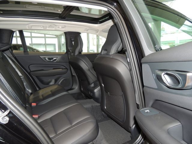 Gebraucht Volvo V60 Plus 197 PS (144 kW) 2023 Schwarz Kombi