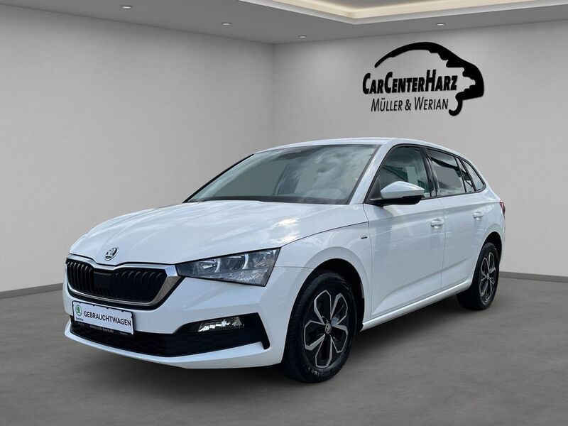 Weiß Gebraucht 2021 Skoda Scala Drive Kleinwagen | 15.490 € (Fairer Preis) - Bild 1/4