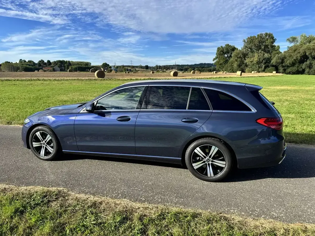 Gebraucht Mercedes C300 Avantgarde 258 PS (189 kW) 2023 Kombi