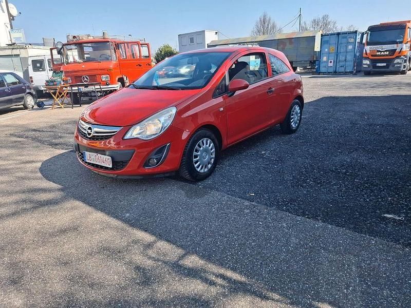 Gebraucht Opel Corsa Selection 69 PS (50 kW) 2014 Rot Kleinwagen