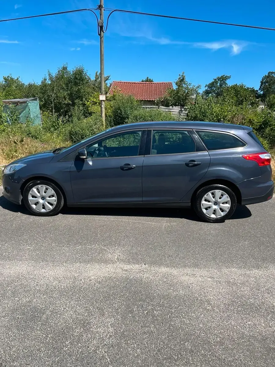 Gebraucht Ford Focus 116 PS (85 kW) 2014 Grau Cabrio