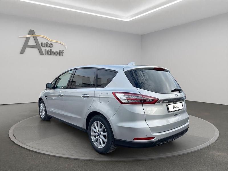 Gebraucht Ford S-MAX Titanium 150 PS (110 kW) 2022 Silber Van / Kleinbus