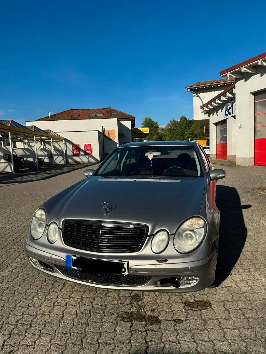 Gebraucht Mercedes E320 Avantgarde 224 PS (164 kW) 2002 Grau Limousine
