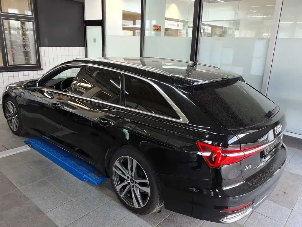 Gebraucht Audi A6 S-Line 204 PS (150 kW) 2023 Mythosschwarz metallic Kombi