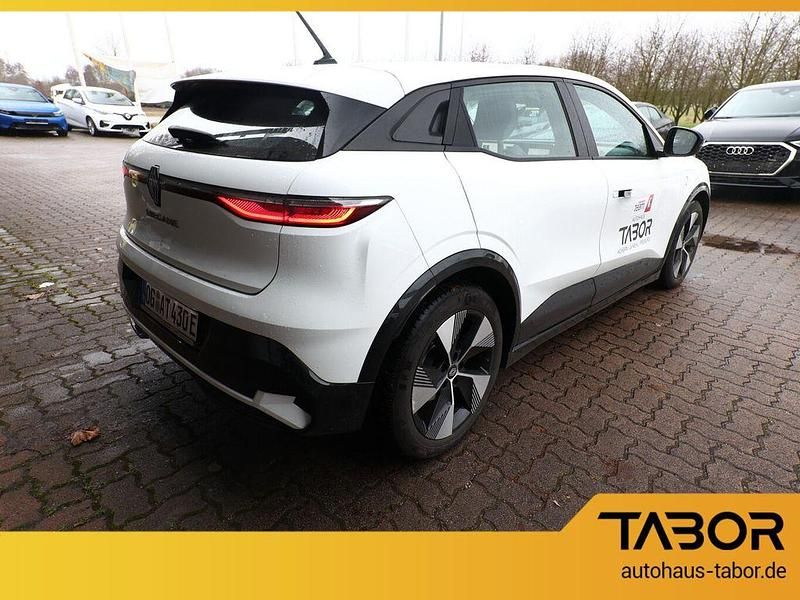 Gebraucht Renault Megane E-Tech Evolution 160 kW (218 PS) 2022 Weiß Limousine