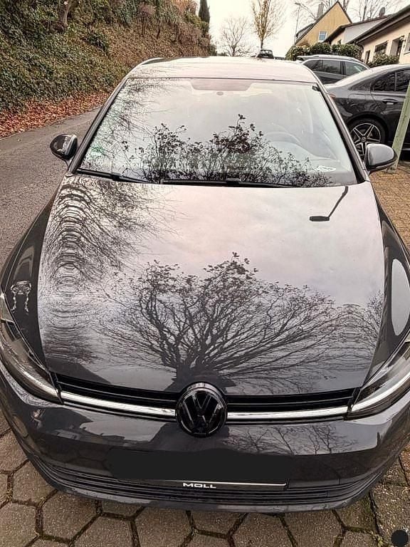Grau Gebraucht 2019 VW Golf Limousine | 9.450 € (Superpreis) - Bild 1/4