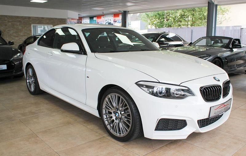 Weiß Gebraucht 2021 BMW 218 M Sport Coupé | 26.900 € (Fairer Preis) - Bild 1/4