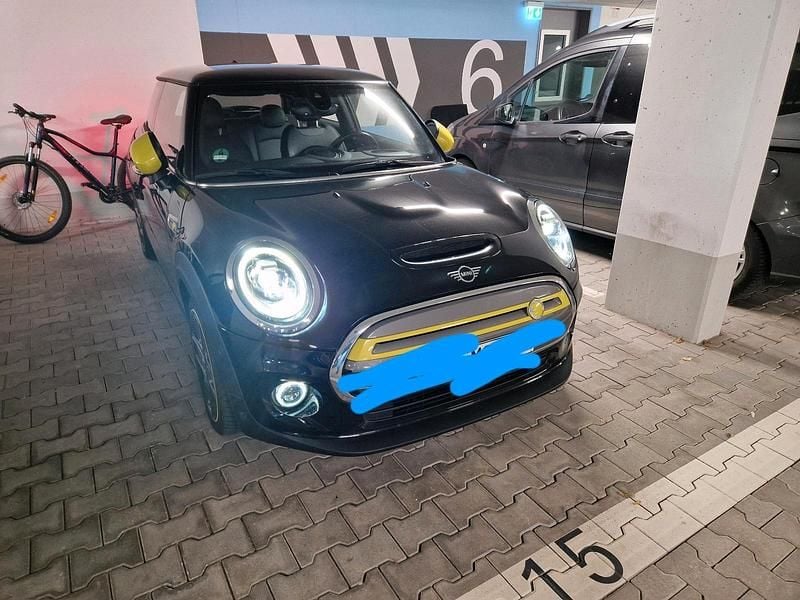 Schwarz Gebraucht 2020 Mini Cooper SE Kleinwagen | 13.899 € (Fairer Preis) - Bild 1/4