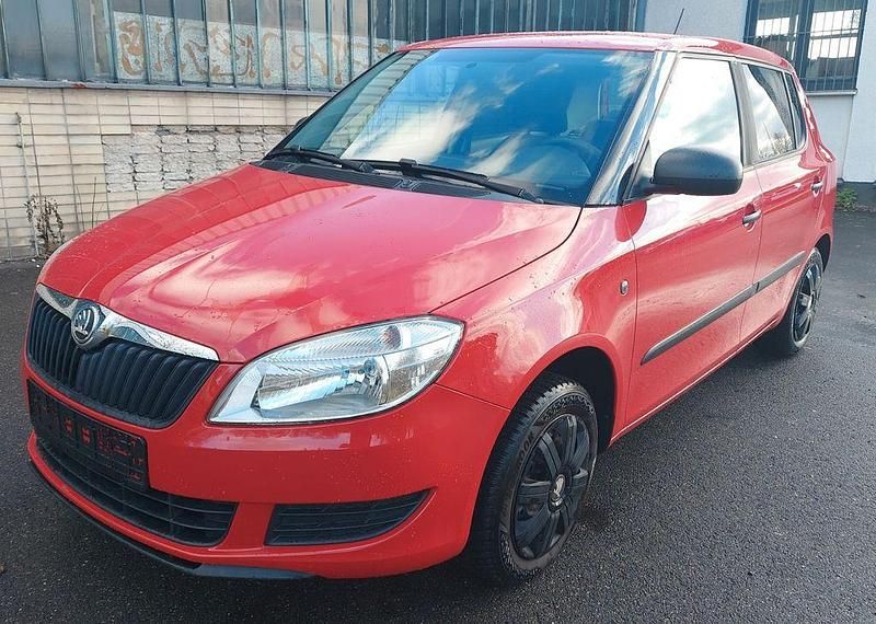 Rot Gebraucht 2013 Skoda Fabia Cool Edition Limousine | 3.500 € (Guter Preis) - Bild 1/4