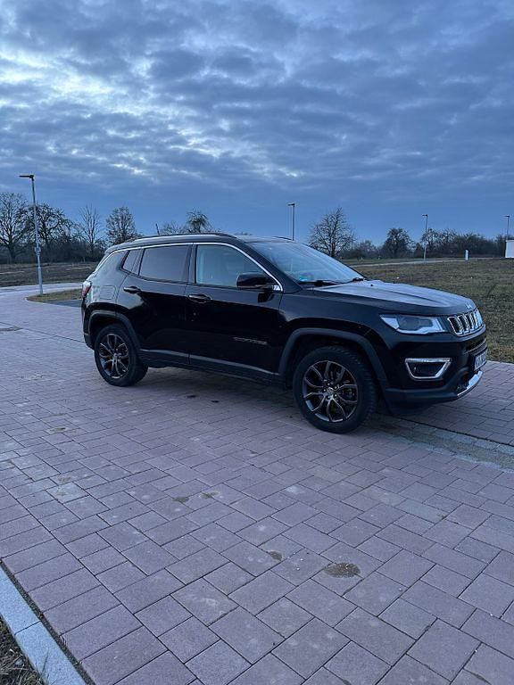 Gebraucht Jeep Compass Limited 170 PS (125 kW) 2019 Schwarz SUV