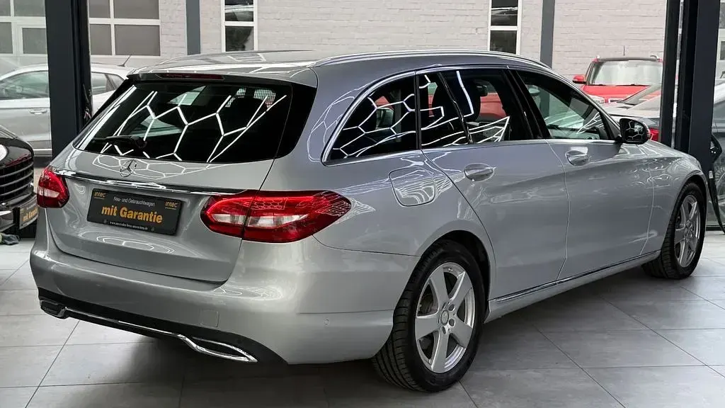 Gebraucht Mercedes C180 Avantgarde 156 PS (114 kW) 2015 Silber Kombi