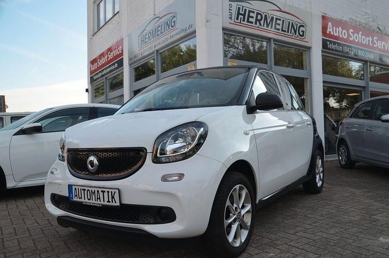 Weiß Gebraucht 2019 Smart ForFour Passion Limousine | 12.880 € (Fairer Preis) - Bild 1/4