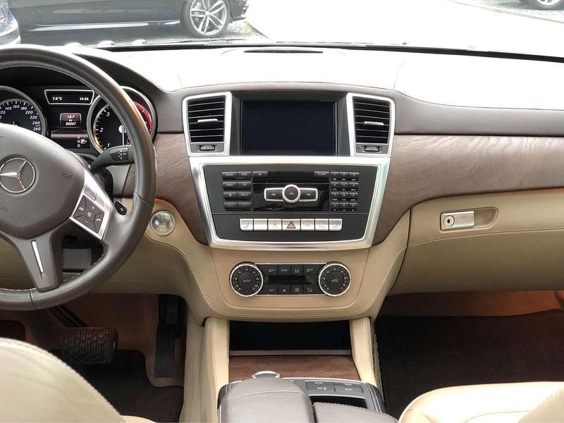 Gebraucht Mercedes GL350 258 PS (189 kW) 2014 Schwarz SUV