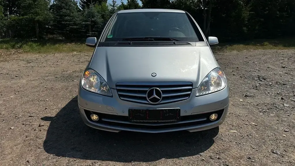 Gebraucht Mercedes A160 95 PS (69 kW) 2011 Silber Kleinwagen