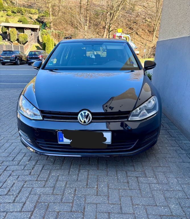 Schwarz Gebraucht 2015 VW Golf VII Comfortline Limousine | 11.300 € (Fairer Preis) - Bild 1/4