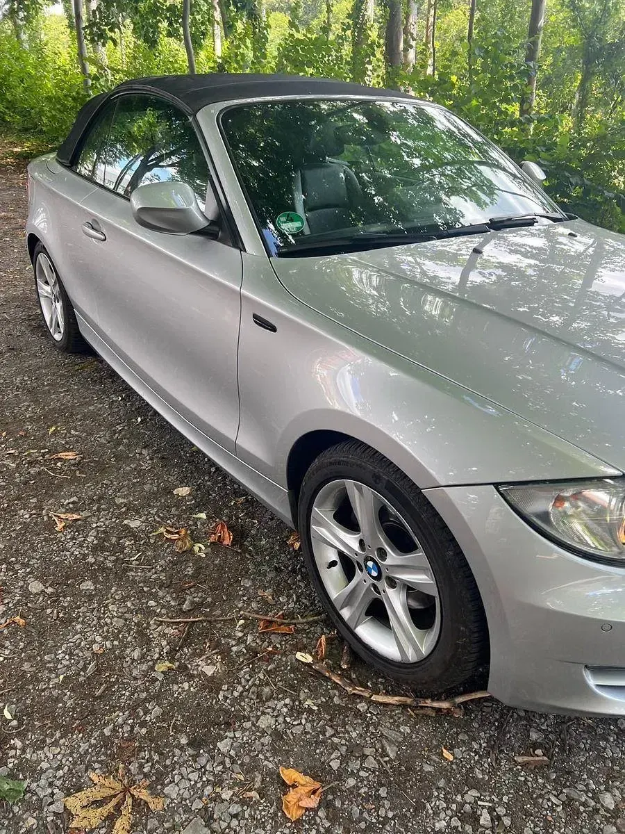 Gebraucht BMW 118 Cabriolet Sport Line 143 PS (105 kW) 2010 Silber Cabrio