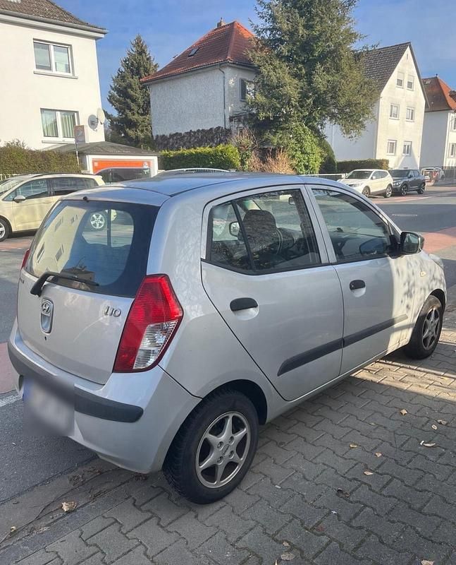 Gebraucht Hyundai i10 75 PS (55 kW) 2010 Silber Kleinwagen