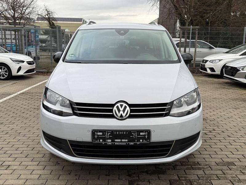 Gebraucht VW Sharan IQ Drive 150 PS (110 kW) 2019 Weiß Van / Kleinbus