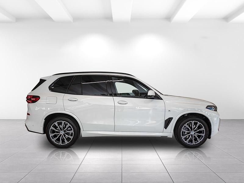 Second-hand BMW X5 Shadowline 286 CP (210 kW) 2025 Alb SUV