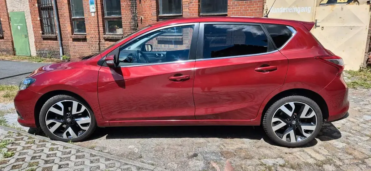 Gebraucht Nissan Pulsar 116 PS (85 kW) 2016 Rot Kleinwagen