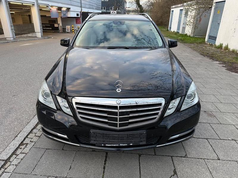 Gebraucht Mercedes E220 Elegance 170 PS (125 kW) 2011 Kombi