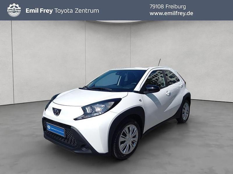 Weiß Neu 2025 Toyota Aygo X-play Kleinwagen | 15.490 € - Bild 1/4