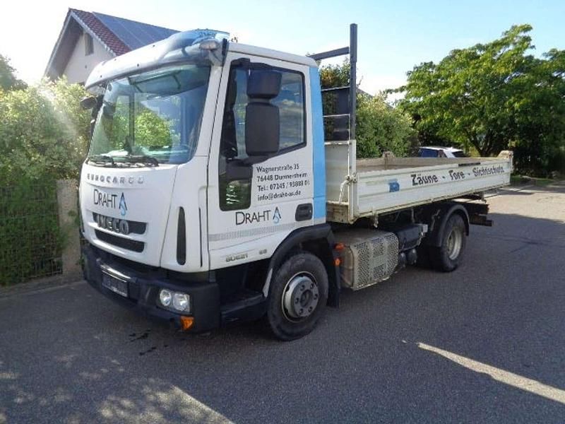 Weiß Gebraucht 2015 Iveco Daily SUV | 22.500 € - Bild 1/4