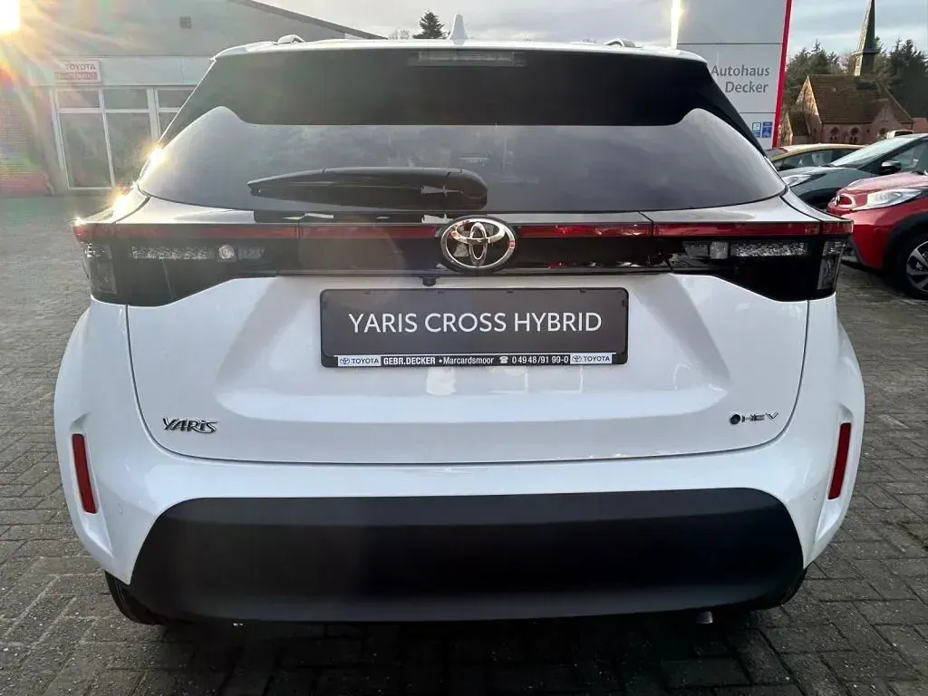 Gebraucht Toyota Yaris Cross 131 PS (96 kW) 2025 Schneeweiß SUV