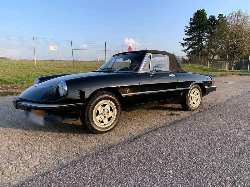 Gebraucht Alfa Romeo Spider 126 PS (92 kW) 1985 Schwarz Cabrio