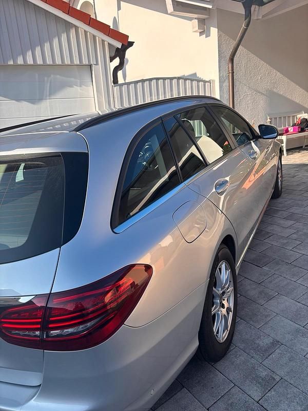 Gebraucht Mercedes C220 194 PS (142 kW) 2019 Silber Kombi