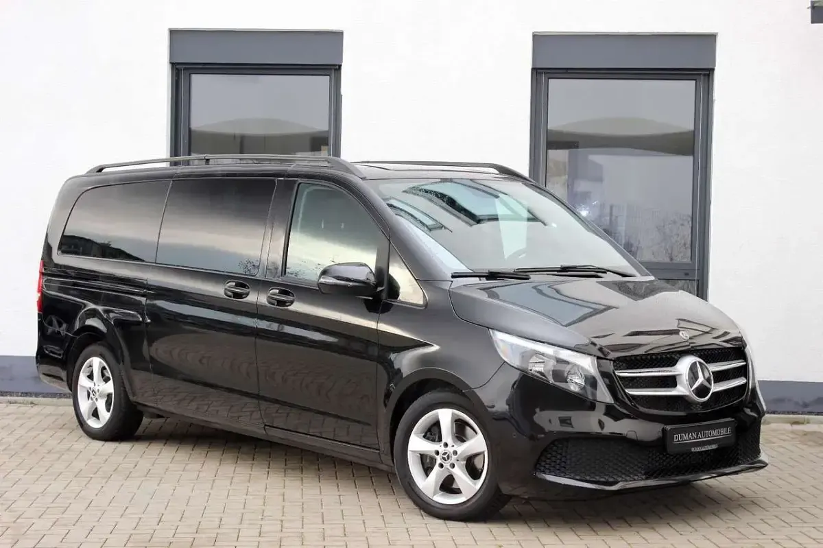 Gebraucht Mercedes V220 Avantgarde 163 PS (119 kW) 2020 Schwarz Van / Kleinbus