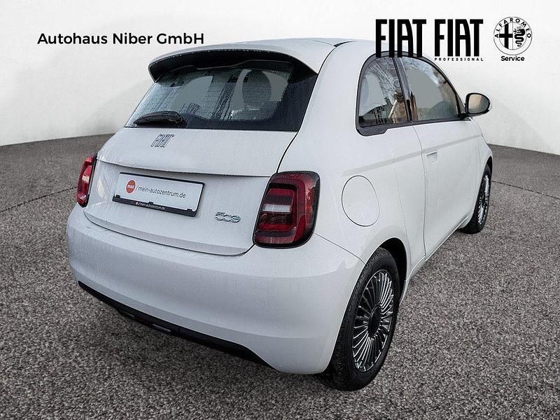 Gebraucht Fiat 500e 86 kW (118 PS) 2023 Weiß