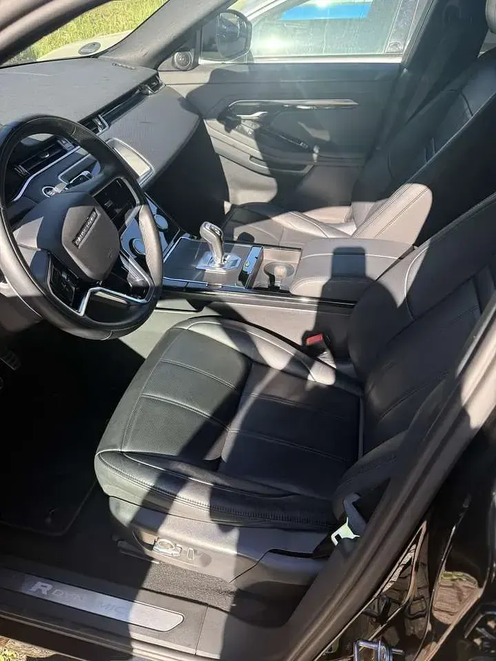 Gebraucht Land Rover Range Rover evoque R-Dynamic 163 PS (119 kW) 2021 Santorini black SUV