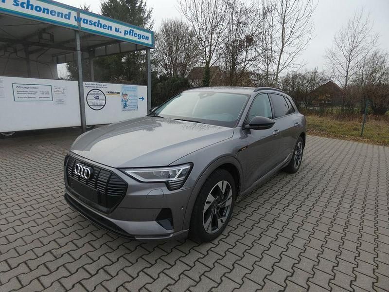 Taifungrau Gebraucht 2021 Audi e-tron Advanced SUV | 25.890 € (Superpreis) - Bild 1/4