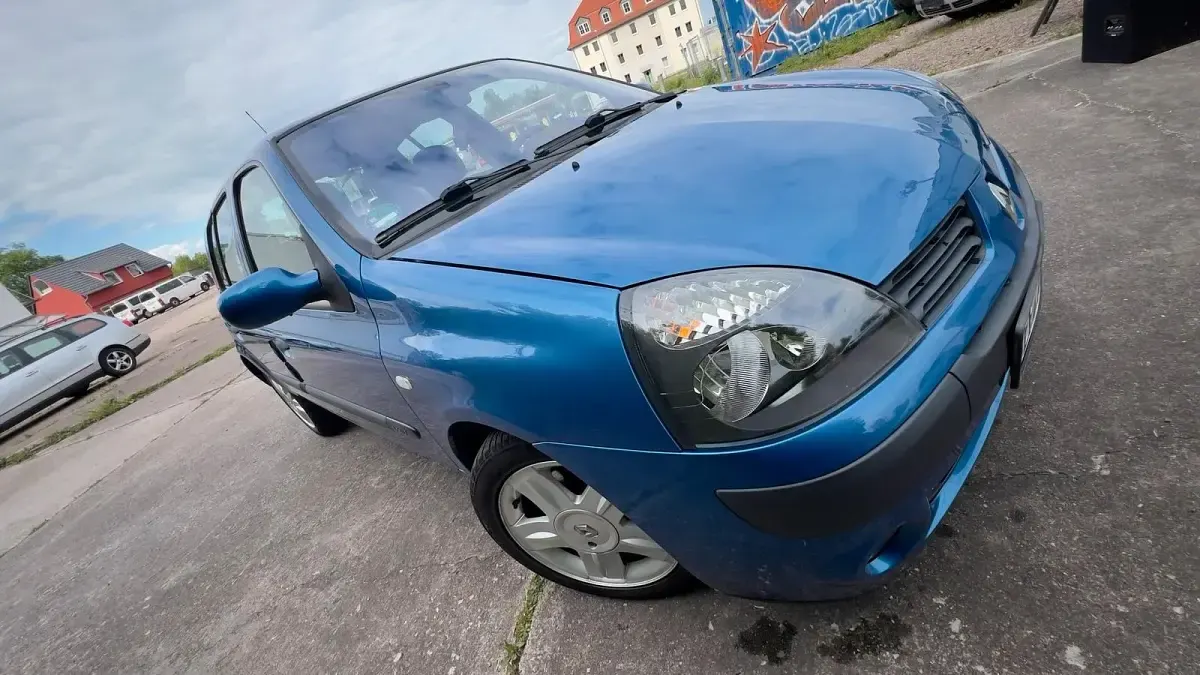 Gebraucht Renault Clio 74 PS (54 kW) 2005 Blau Kleinwagen