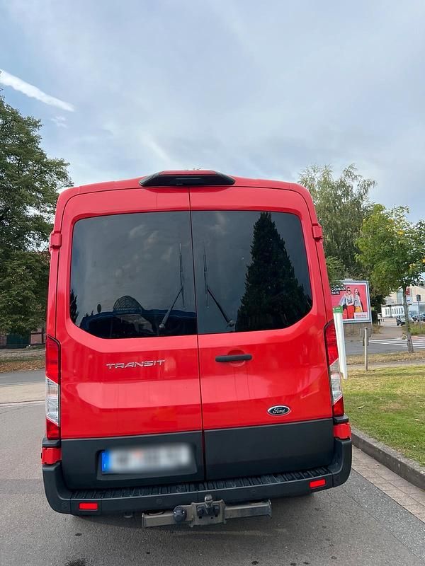 Rot Gebraucht 2020 Ford Transit Van / Kleinbus | 24.999 € (Fairer Preis) - Bild 1/4