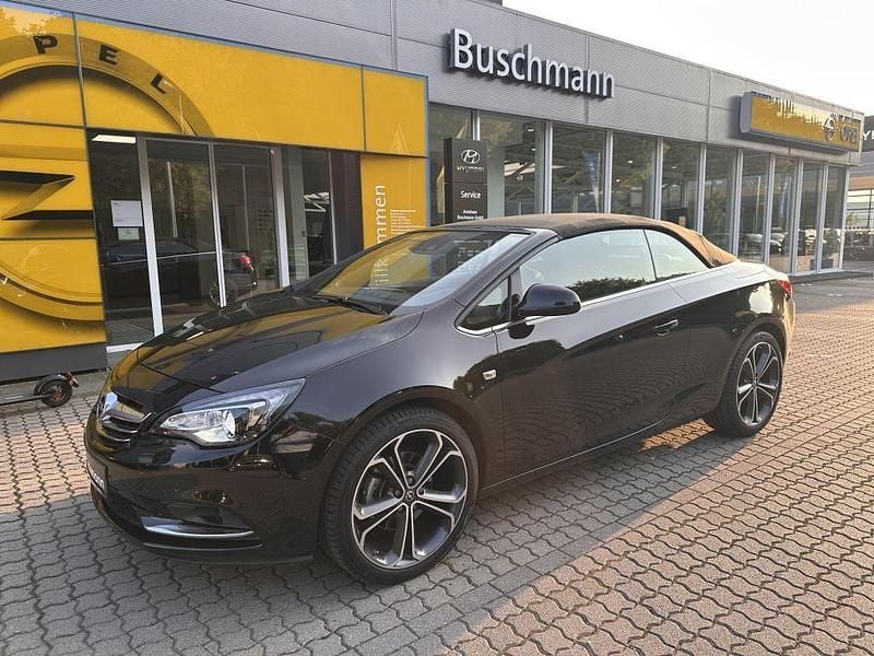 Onyxschwarz metallic Gebraucht 2019 Opel Cascada Ultimate Cabrio | 20.900 € (Teuer) - Bild 1/4