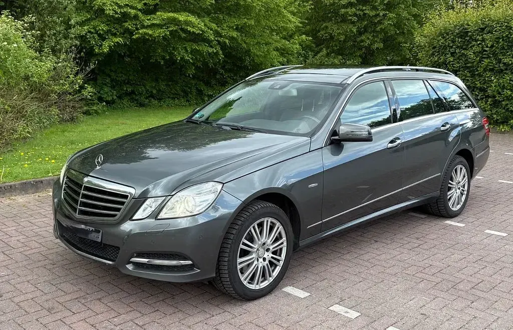 Gebraucht Mercedes E350 265 PS (194 kW) 2011 Grau Limousine