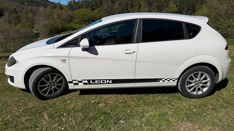 Usata Seat Leon 125 CV (91 kW) 2012 Bianco Utilitaria
