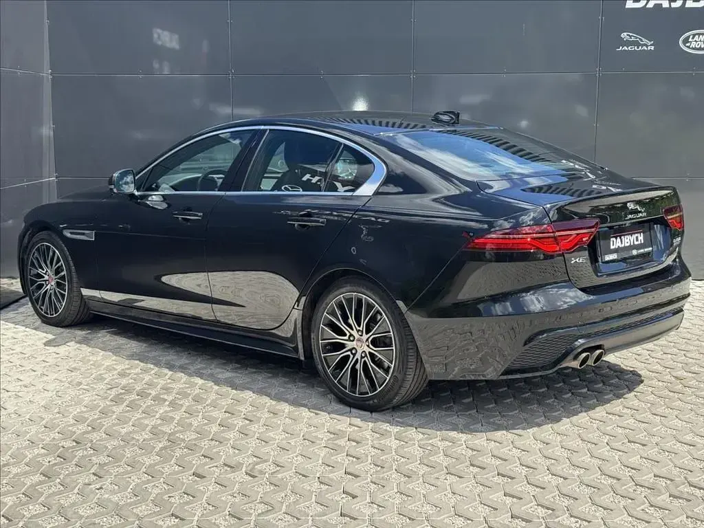 Gebraucht Jaguar XE R-Dynamic 179 PS (131 kW) 2020 Schwarz Limousine