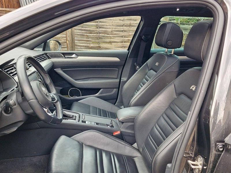 Gebraucht VW Passat R-line 179 PS (131 kW) 2018 Schwarz Kombi