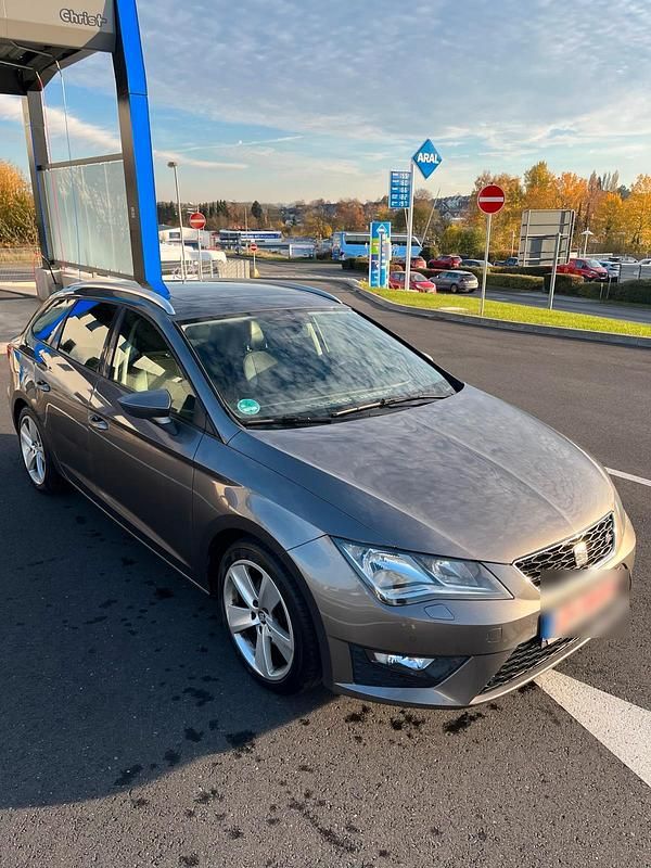 Grau Gebraucht 2014 Seat Leon ST FR Kombi | 5.999 € (Superpreis) - Bild 1/4