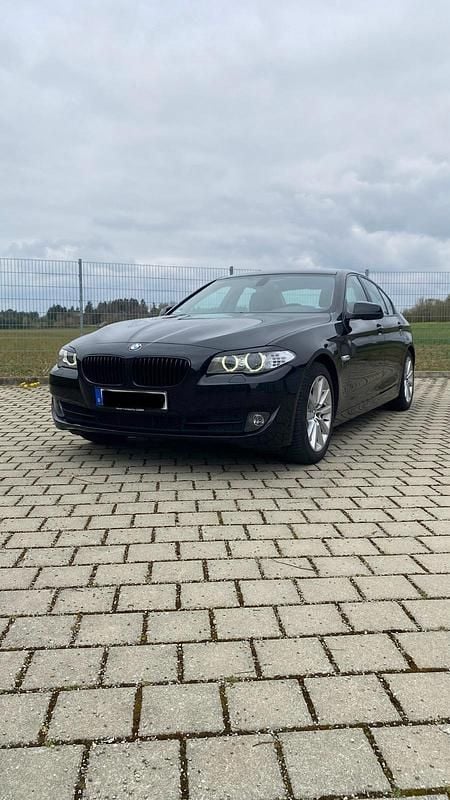 Second-hand BMW 520 Efficient Dynamics 184 CP (135 kW) 2011 Negru Berlinǎ
