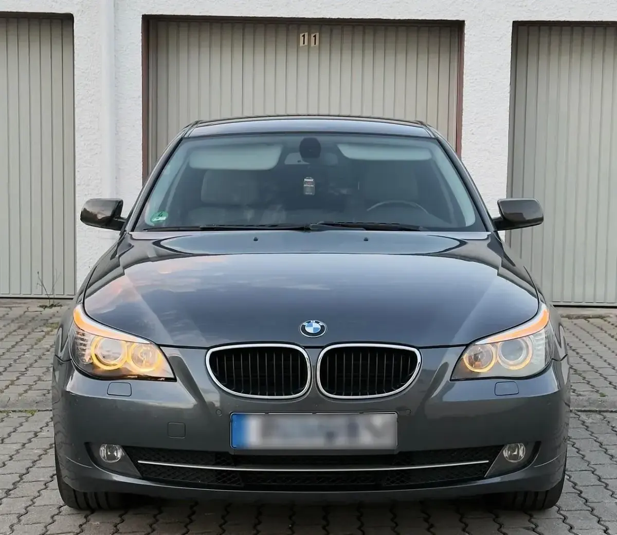 Gebraucht BMW 520 177 PS (130 kW) 2009 Grau Limousine