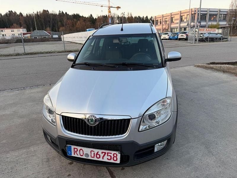 Gebraucht Skoda Roomster 80 PS (58 kW) 2008 Silber Van / Kleinbus