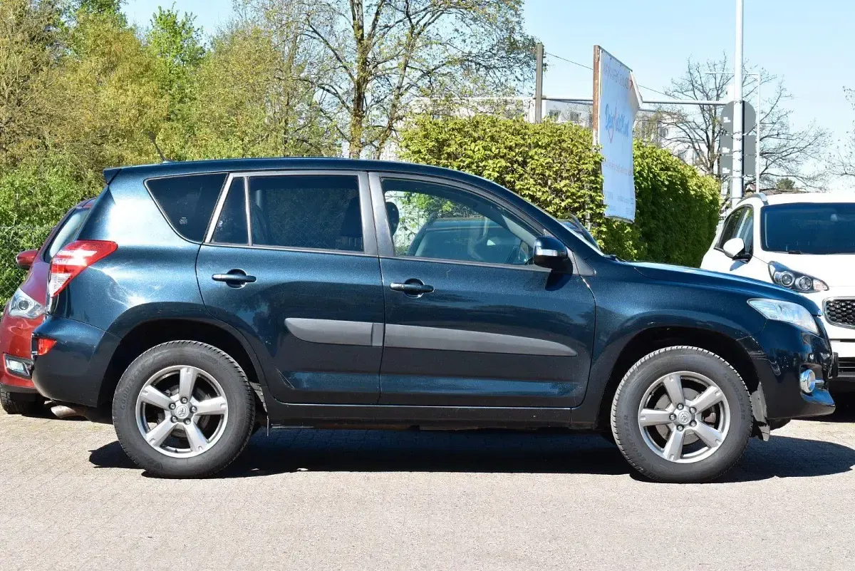 Gebraucht Toyota RAV4 Life 151 PS (111 kW) 2013 Blau SUV