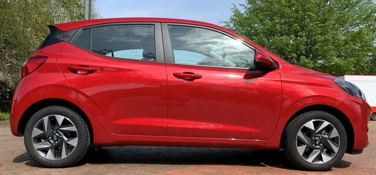 Gebraucht Hyundai i10 67 PS (49 kW) 2023 Rot Kleinwagen