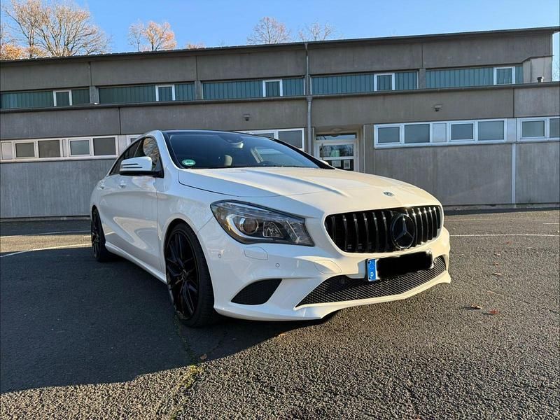 Gebraucht Mercedes CLA250 211 PS (155 kW) 2013 Weiß Limousine