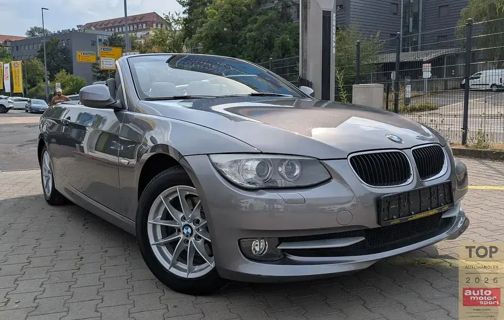 Gebraucht BMW 318 Cabriolet Sport Line 143 PS (105 kW) 2012 Grau Cabrio